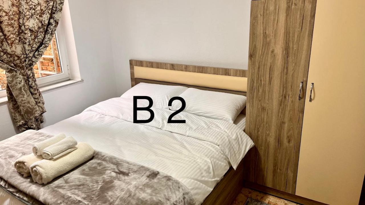 Driteza Hotel Корча Екстериор снимка
