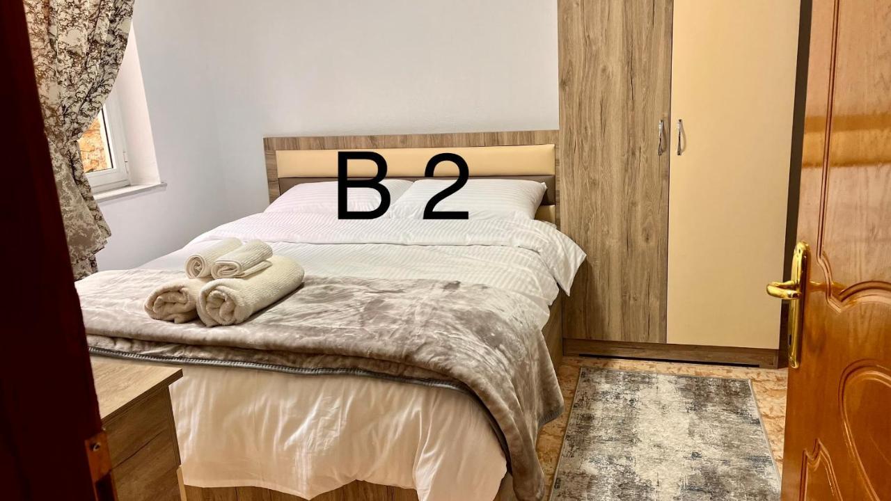 Driteza Hotel Корча Екстериор снимка