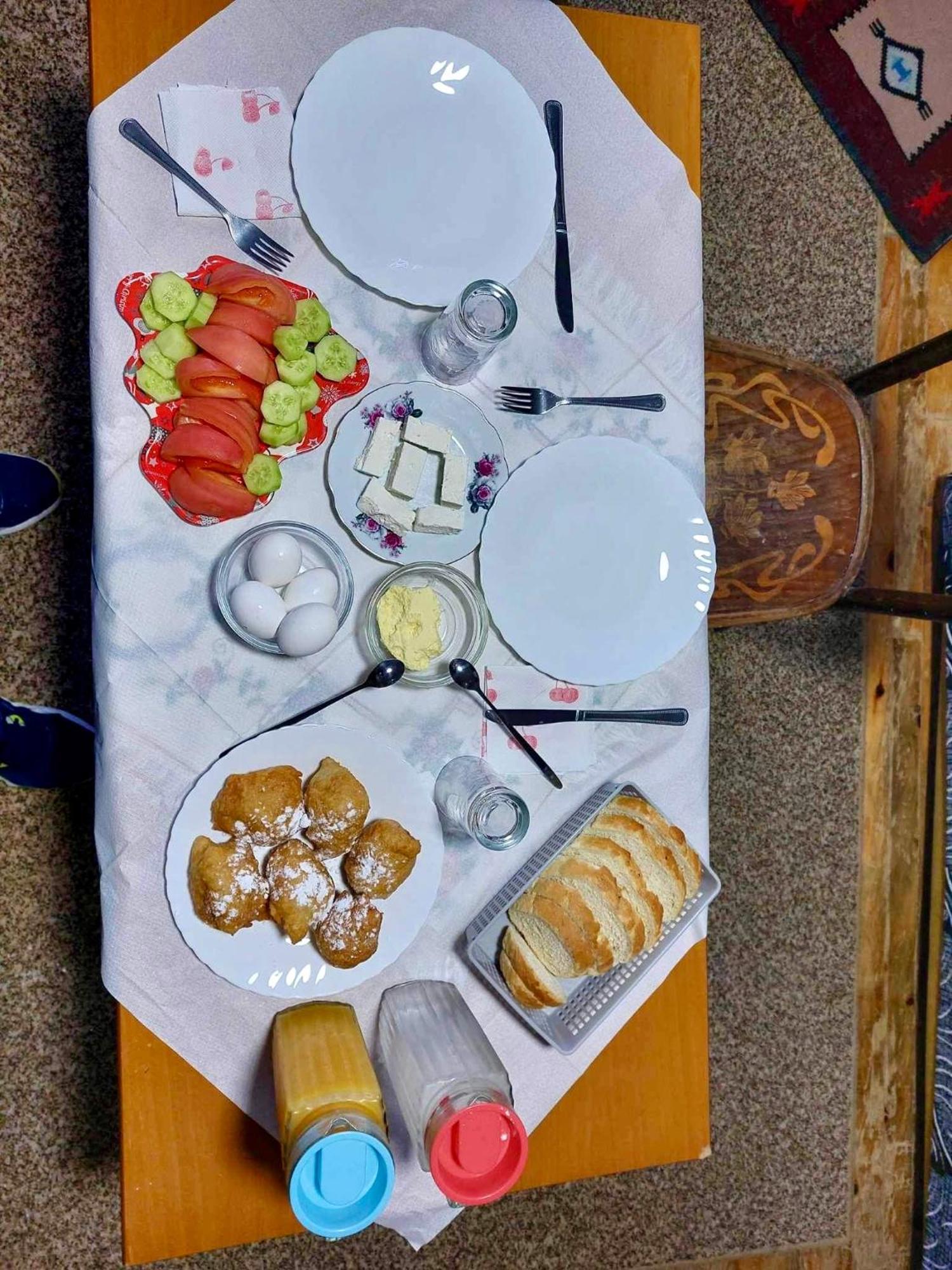 Driteza Hotel Корча Екстериор снимка