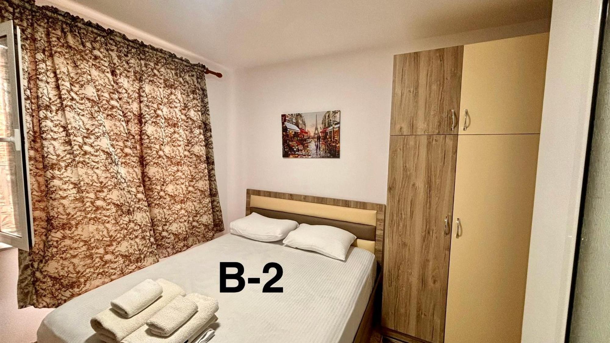 Driteza Hotel Корча Екстериор снимка