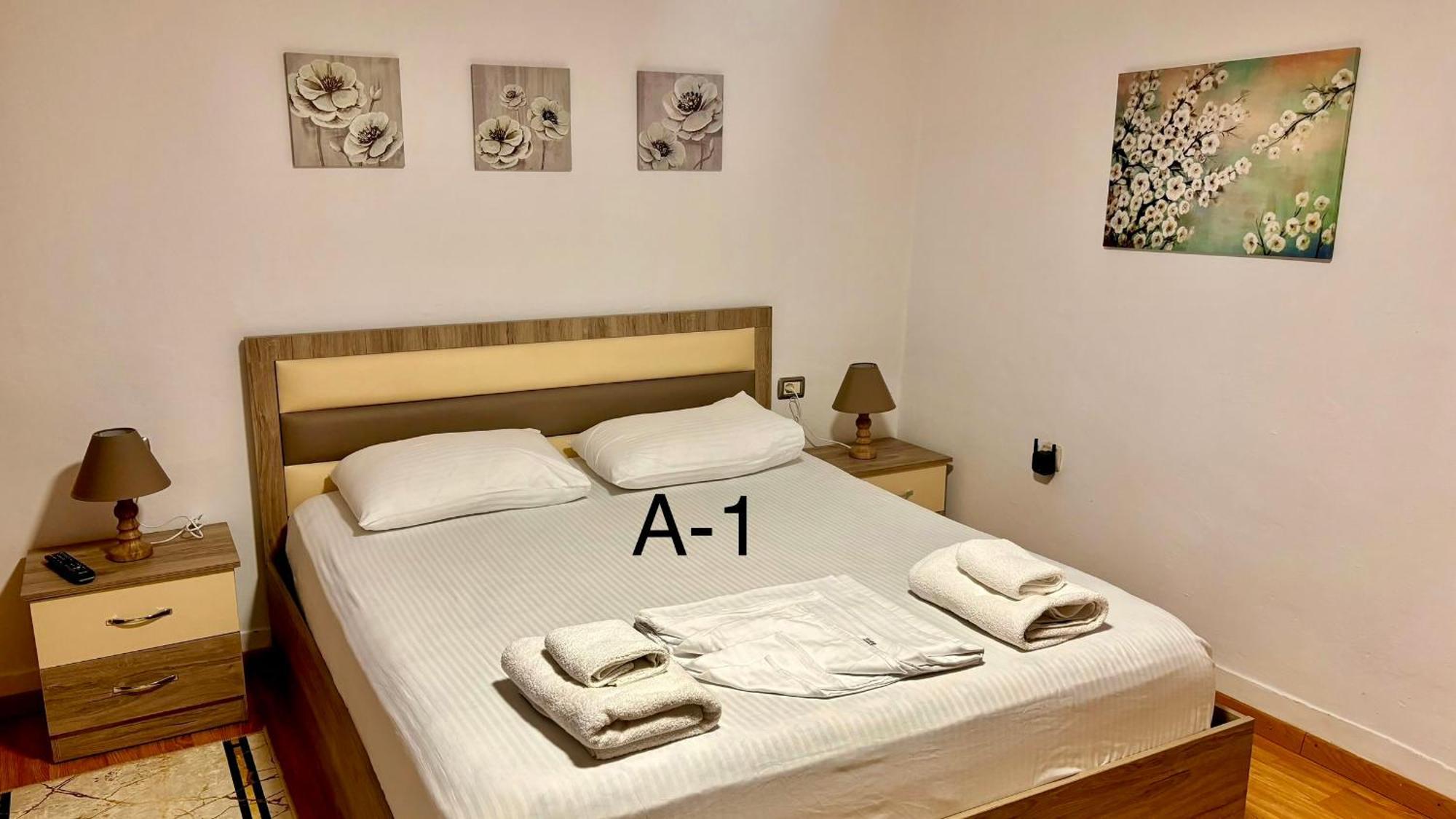 Driteza Hotel Корча Екстериор снимка
